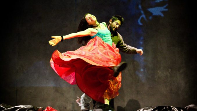 Amarillo.Teatro Linea de Sombra