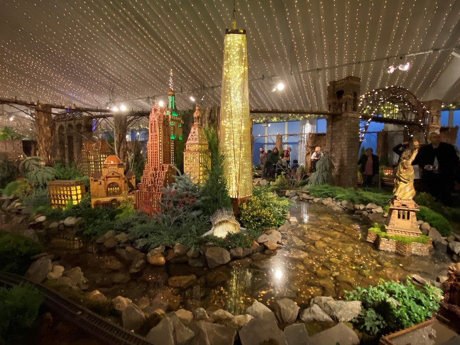 Holiday Train Show at the New York Botanical Garden in the ...